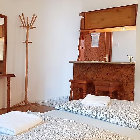 Hotel Paar Szieszta Γκιόρ Εξωτερικό φωτογραφία